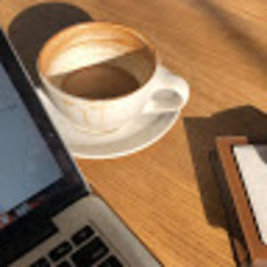 Meet your Posher, Claudia